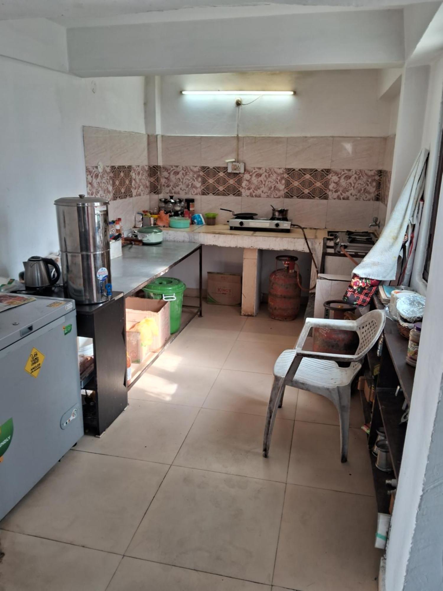 Tirthan Crest Homestay Banjar Bagian luar foto